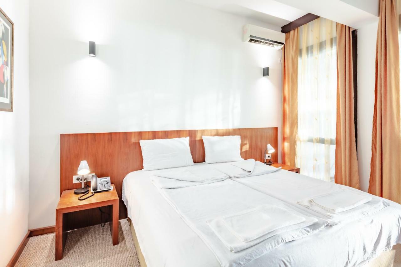 אוהריד Hotel Pela מראה חיצוני תמונה